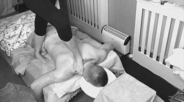 Ashiatsu Bareole Massage